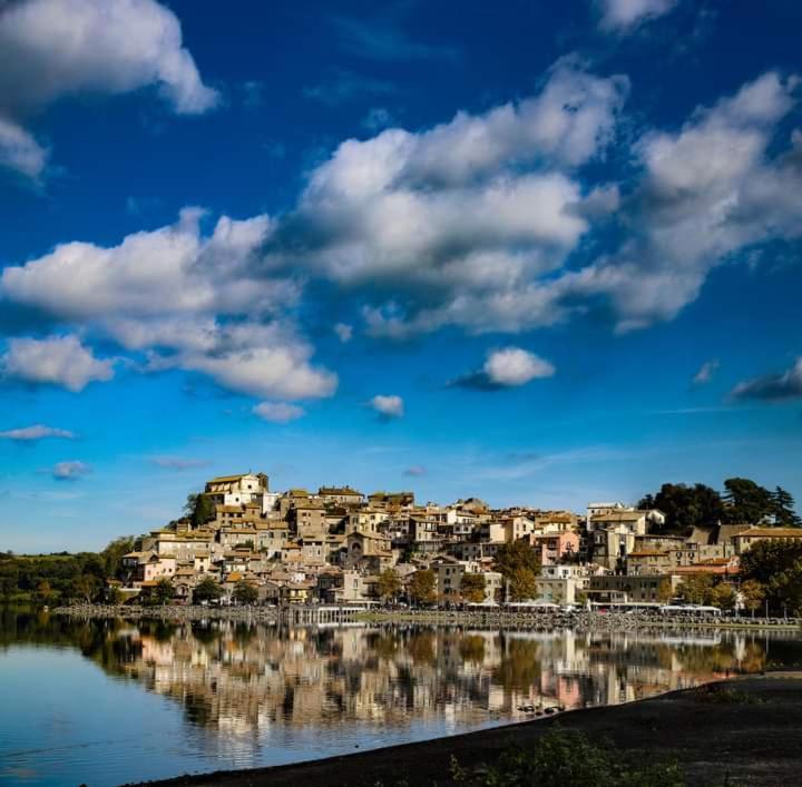 Iride Sul Lago 1 Via Principessa Jolanda 10-Piazza Del Molo Ангвиллара-Сабация Экстерьер фото